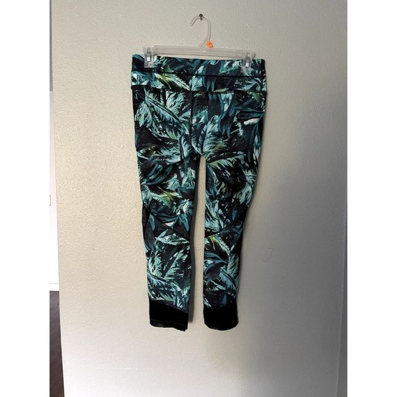 Athleta Leggings 3/4 length small - Picture 6 of 7